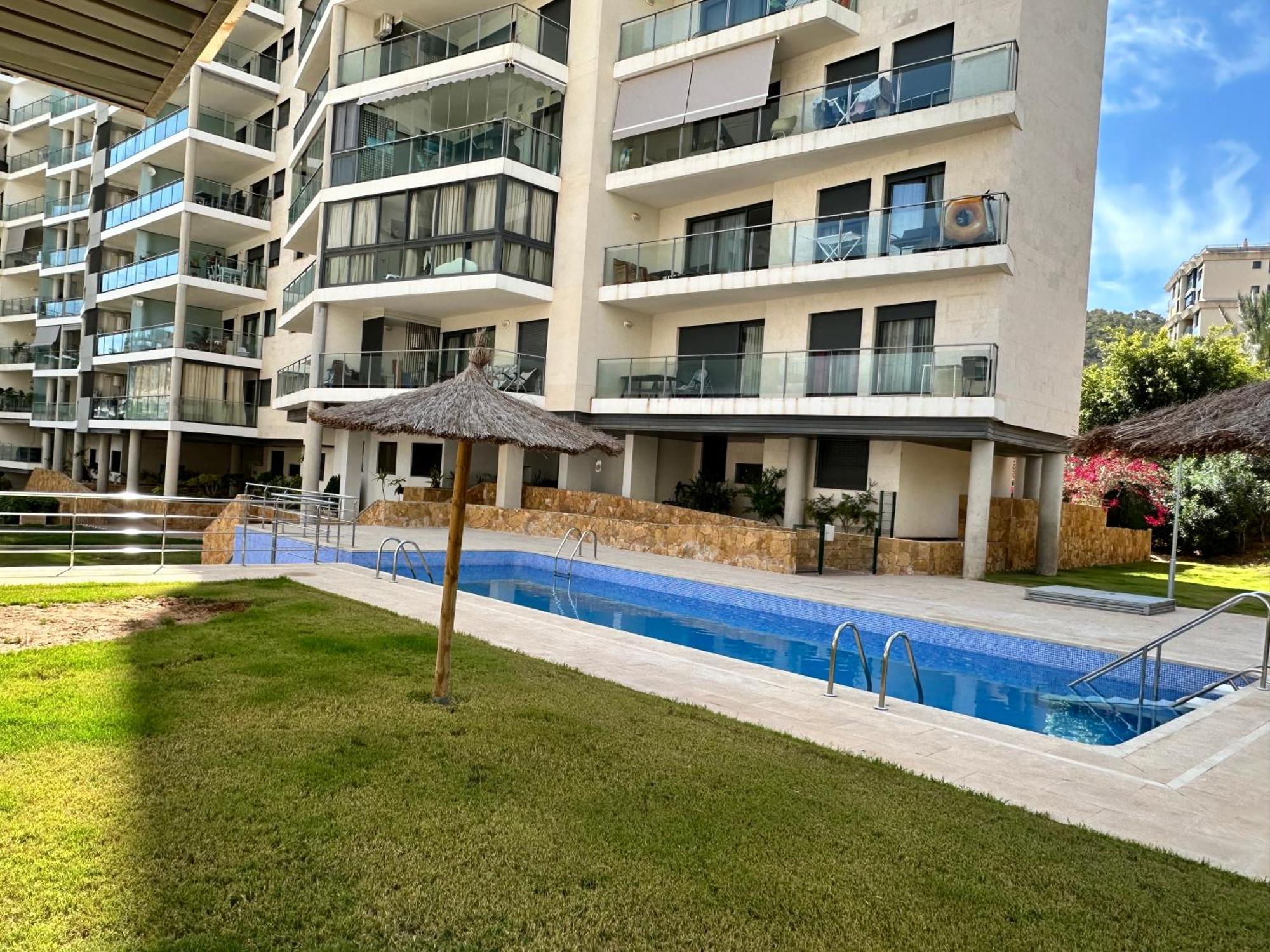 Luxurious, Newly-Renovated Large 2-Bedroom Condo By The Beach Benidorm Exterior photo